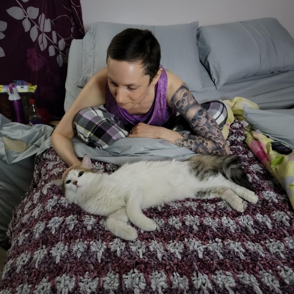 Meet your Posher, Jennifer - Picture 5 of 5